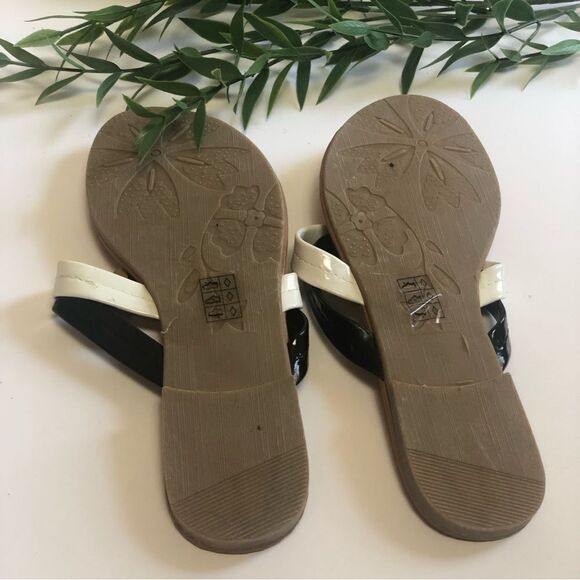2/$10 SF Women's Black White Slip On Adjustable T-Strap Sandal Size 9 - Picture 2 of 2
